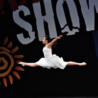 Vicky Weng 翁艺真以自编独舞获2013 Dance Showcase USA 现代舞专业组第一名 总决赛各舞种综合积分第三名