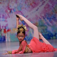 Diana Feng 在Star Quest World Final dance competition 獲得最小年齡組第一名大獎_最佳服裝奖_還獲得去紐約 Triple Threat Talent workshop scholarship